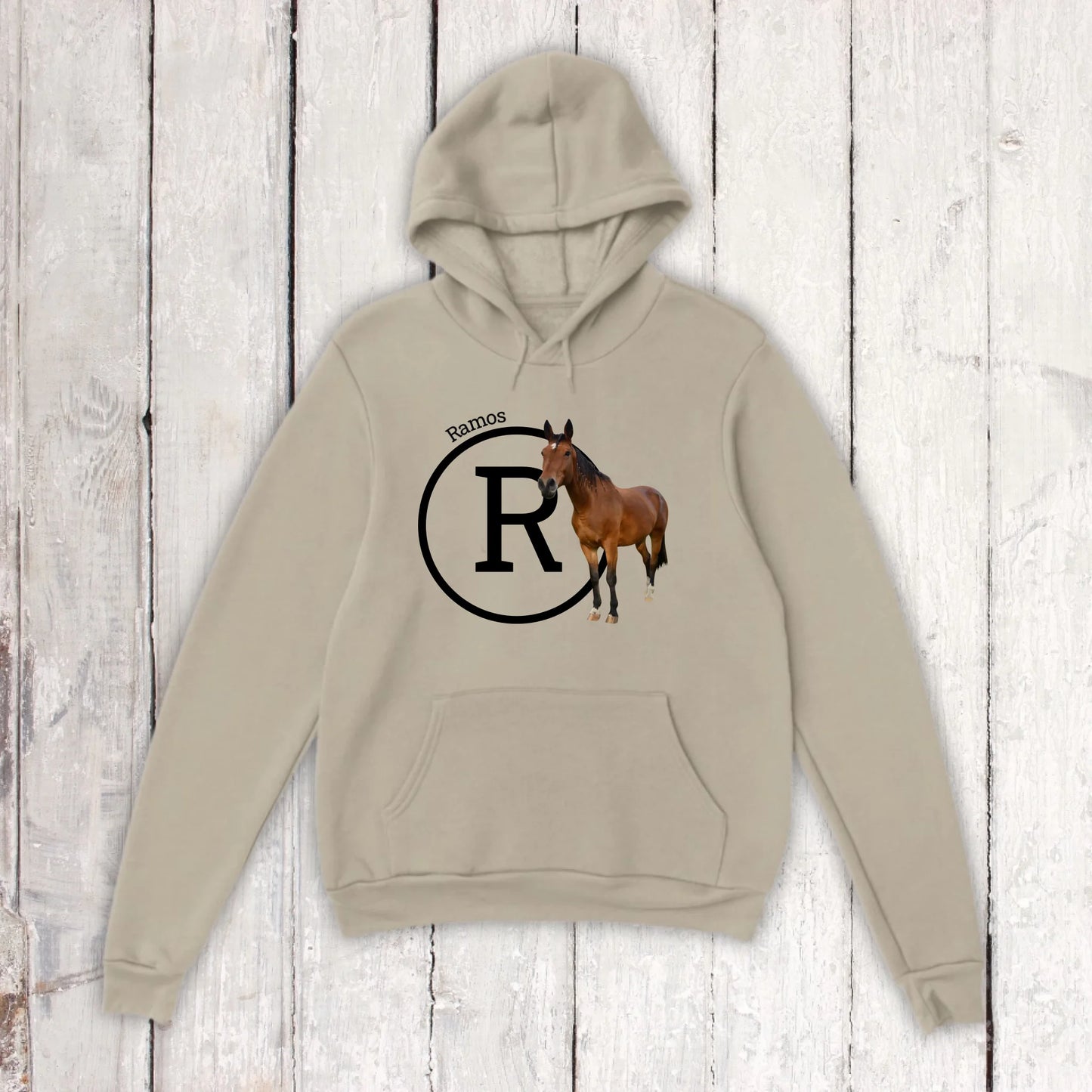 Initiale mit Bild und Text für Reiter und Pferdeliebhaber - Individueller Hoodie und T-Shirt | Personalize Palace