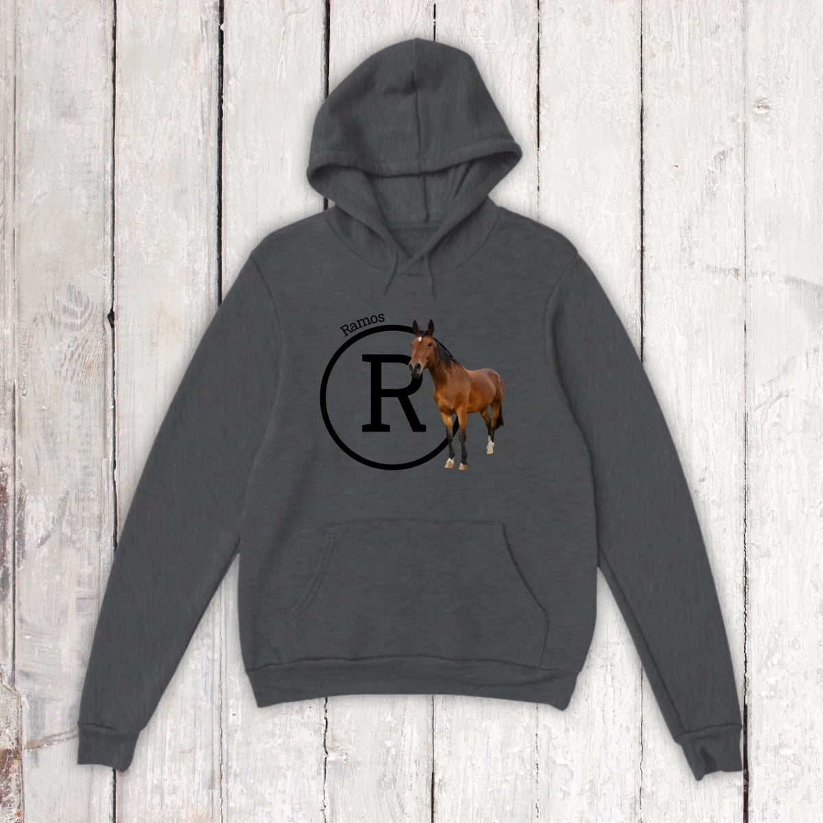 Initiale mit Bild und Text für Reiter und Pferdeliebhaber - Individueller Hoodie und T-Shirt | Personalize Palace